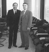 El gobernador Adolfo Rodriguez Sa� junto a Mac Brescott de Datacasting en la embajada Argentina en Canad�